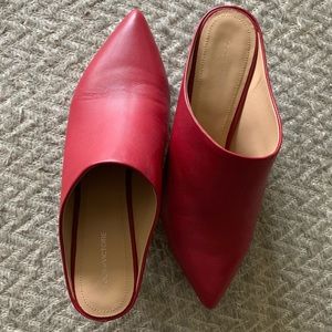 Pour La Victoire red kitten heel mules